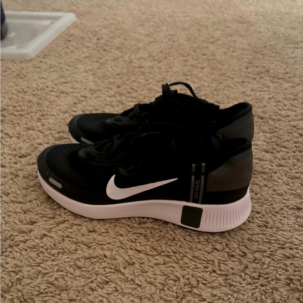 Nike Running shoes Youth size 5.5Y new with tags